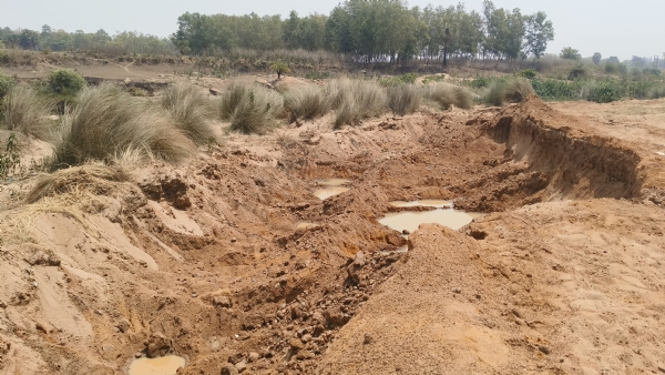 Harichandanpur has become the stronghold of the sand mafia