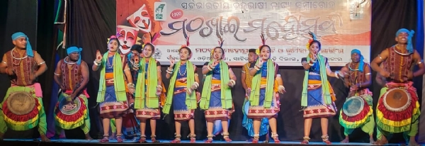 ମଠଖାଇ ମହୋତ୍ସବ ତୃତୀୟ ସଂଧ୍ୟା : ମୁଖ୍ୟଅତିଥି ଭାବେ ଯୋଗ ଦେଲେ ବରଗଡ଼ ସାଂସଦ ପ୍ରଦୀପ ପୁରୋହିତ : କୋଶଳୀ ନାଟକ ଉଲୁପି ମଞ୍ଚସ୍ଥ