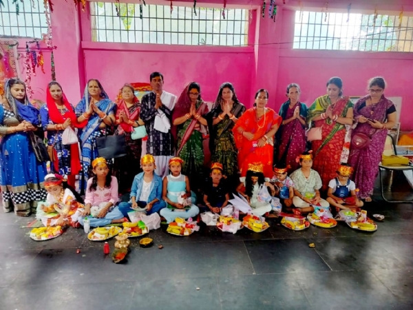 ମହାନବମୀ ଅବସରରେ ଗୋବିନ୍ଦତୋଳା ଦୁର୍ଗାପୂଜା ମଣ୍ଡପରେ ନବକୁମାରୀ ପୂଜା