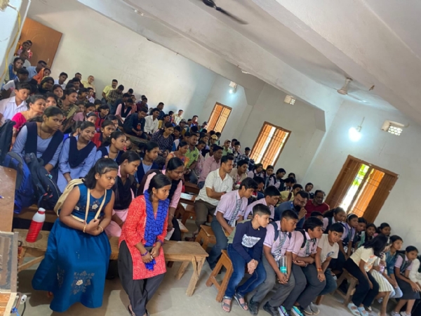 Gopabandhu Jayanti Abasarare Pratijogita