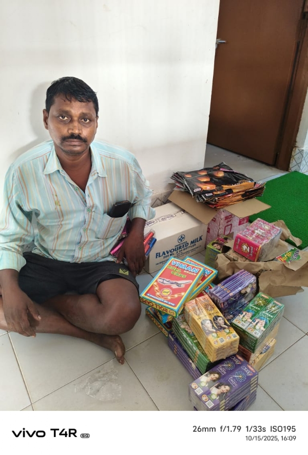 କୃଷ୍ଣପ୍ରସାଦରୁ ବିସ୍ଫୋରକ ପଦାର୍ଥ ଓ ପଟାକା ସଞ୍ଚୟ ଜବତ ୨ ଗିରଫ