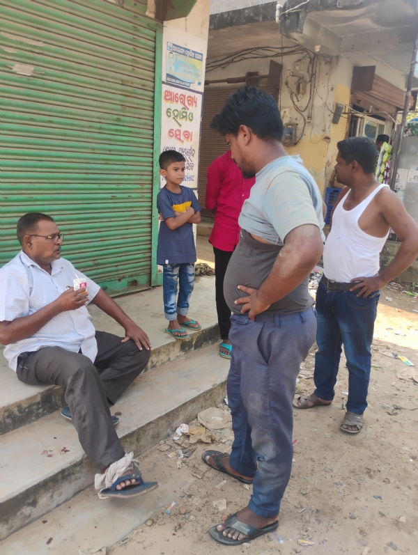 ବାଇକକୁ ଧକ୍କା ଦେଇ ଚାଳକକୁ କାମୁଡିଲା କୁକୁର : ଗୁରୁତର ଅବସ୍ଥାରେ ମେଡିକାଲରେ ଭର୍ତି