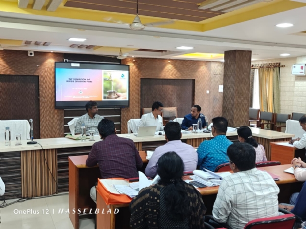 ଉନ୍ନୟନ ମୂଳକ କାର୍ଯ୍ୟ ର ସମୀକ୍ଷା କଲେ ଜିଲ୍ଲାପାଳ।