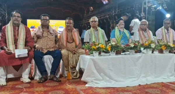 ସମୟରେ ଚକ୍ରରେ ପୁଅବୋହୁ ଭୁଲିଗଲେ ବୃଦ୍ଧ ପିତାମାତାଙ୍କୁ ଶ୍ରୀରାମଚନ୍ଦ୍ରପୁରରେ ୫ ହଜାର ଦର୍ଶକ ଦେଖିଲେ ନାଟକ