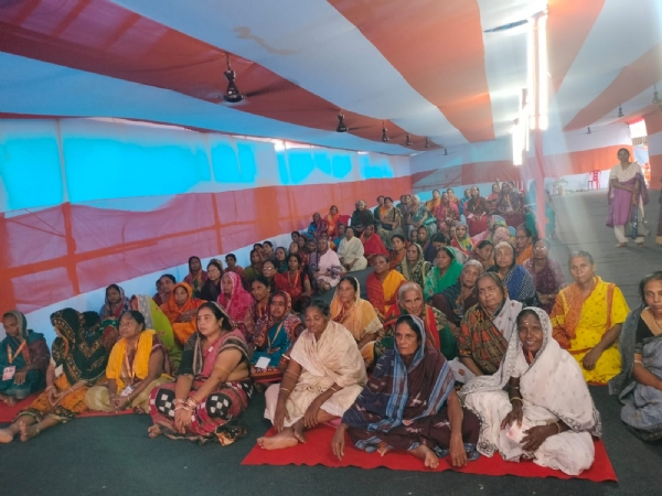 ଭଜନ କୀର୍ତ୍ତନ ମାନସିକ ଶାନ୍ତି ଦେଉଛି।