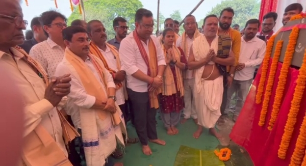 ବରୀ ହାଟ ଓ ଧାନ ମଣ୍ଡି ଗୃହର ଶିଳାନ୍ୟାସ କଲେ ବିଧାୟକ ବିଶ୍ୱ ରଂଜନ ମଲ୍ଳିକ