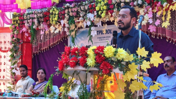 ମହିମୁଣ୍ଡା ଠାରେ ପିଏମ୍ ସୂର୍ଯ୍ୟ ଘର ମୁଫ୍ତ ବିଜୁଳି ଯୋଜନା ଅଧୀନରେ ଶାନ୍ତିଲତା ମେଷୁଆଙ୍କ ଘର ଛାତରେ ସୋଲାର ପ୍ୟାନେଲ ସ୍ଥାପନାର ଶୁଭ ଉଦଘାଟନ