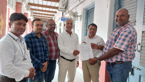 ସମଲେଶ୍ୱର ମନ୍ଦିର ଭୁଷୁଡିବା ୫ ବର୍ଷ ପୁରିଲା ଅଧାରେ ଅଟକି ରହିଛି ଉନ୍ନତିକରଣ ଦେବାଳୟ ସୁରକ୍ଷା କମିଟି ଜିଲ୍ଲାପାଳଙ୍କ ଦ୍ୱାରସ୍ତ