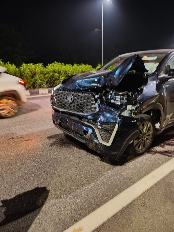 Car O Bike Muhan Muhin Dhakka, Bike Chalaka Mruta