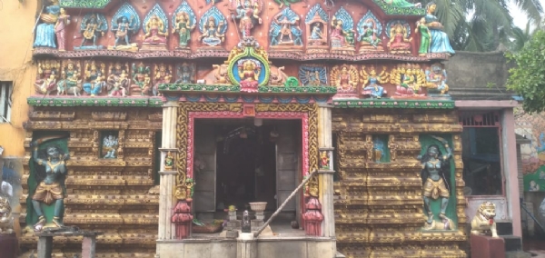 ବାଲିସାହି ରାସ୍ତାରେ ଭକ୍ତଙ୍କୁ ସୁରକ୍ଷା ଦେଉଛନ୍ତି ମା ବାଟକାଳୀ