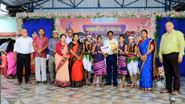 *ବଲାଙ୍ଗିର ଟାଉନ୍ ବାଳିକା ଉଚ୍ଚ ବିଦ୍ୟାଳୟ ଠାରେ ଆଞ୍ଚଳିକ ସ୍ତରୀୟ କଳା ଉତ୍ସବ ପାଳିତ*-