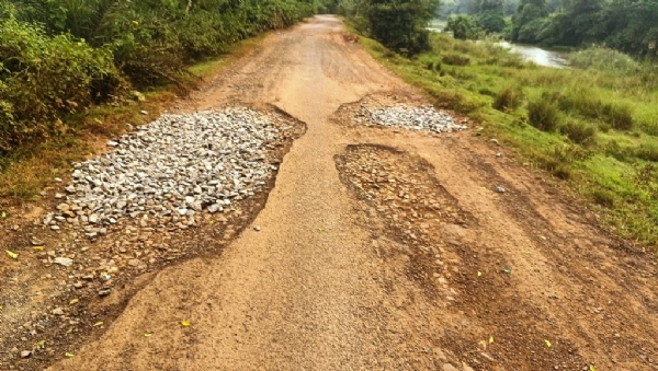 NADIGAON-FALAPUR RASTA BIPARJYASTA NADIGAON-FALAPUR RASTA BIPARJYASTA