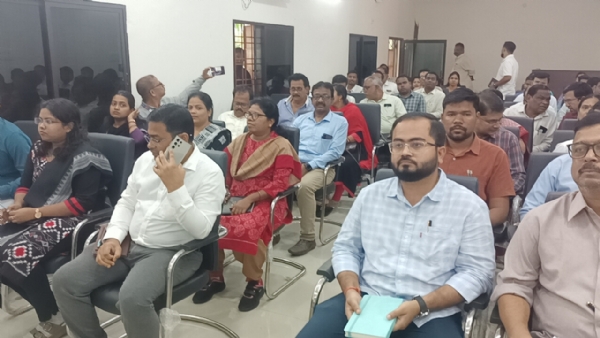 ଜିଲାପାଳଙ୍କ ମିଳିତ ଅଭିଯୋଗ ଶୁଣାଣି  ୪୭ଟି ଅଭିଯୋଗର ଶୁଣାଣି କଲେ ଜିଲାପାଳ ଜିଲାପାଳଙ୍କ ମିଳିତ ଅଭିଯୋଗ ଶୁଣାଣି  ୪୭ଟି ଅଭିଯୋଗର ଶୁଣାଣି କଲେ ଜିଲାପାଳ