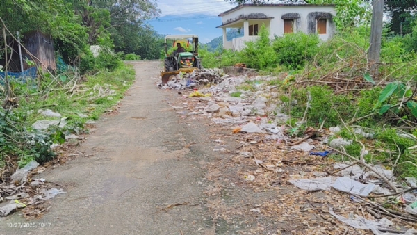 ଶୁଣିଲାଣି ପ୍ରଶାସନ ରାସ୍ତାରେ ପଡିଥିବା ଅଳିଆକୁ ନିଜ ଖର୍ଚ୍ଚରେ ସଫାକଲେ ଉତ୍କଳ ସାମ୍ବାଦିକ ସଙ୍ଘ ସଦସ୍ୟ। ଶୁଣିଲାଣି ପ୍ରଶାସନ ରାସ୍ତାରେ ପଡିଥିବା ଅଳିଆକୁ ନିଜ ଖର୍ଚ୍ଚରେ ସଫାକଲେ ଉତ୍କଳ ସାମ୍ବାଦିକ ସଙ୍ଘ ସଦସ୍ୟ।