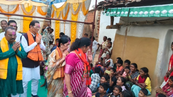 ନୂଆପଡ଼ା ନିର୍ବାଚନୀ ପ୍ରଚାର ମଇଦାନକୁ ଓହ୍ଲାଇଲେ ପୂର୍ବତନ ମନ୍ତ୍ରୀ ରାଜେନ୍ଦ୍ର ଢୋଲକିଆଙ୍କ ଧର୍ମପତ୍ନୀ ନୂଆପଡ଼ା ନିର୍ବାଚନୀ ପ୍ରଚାର ମଇଦାନକୁ ଓହ୍ଲାଇଲେ ପୂର୍ବତନ ମନ୍ତ୍ରୀ ରାଜେନ୍ଦ୍ର ଢୋଲକିଆଙ୍କ ଧର୍ମପତ୍ନୀ