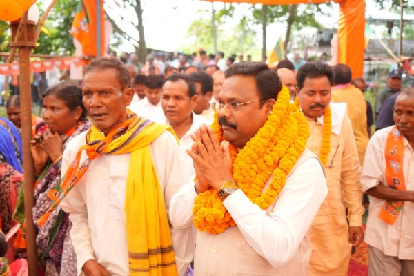 ଜୟ ଢୋଲକିଆଙ୍କ ପ୍ରଚାର ମଇଦାନରେ ମନ୍ତ୍ରୀ ଗୋକୁଳାନନ୍ଦ ମଲ୍ଲିକ ଜୟ ଢୋଲକିଆଙ୍କ ପ୍ରଚାର ମଇଦାନରେ ମନ୍ତ୍ରୀ ଗୋକୁଳାନନ୍ଦ ମଲ୍ଲିକ