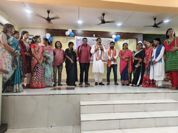 ତହଁକ କୁଟୁମ ର କୋସଲି କବିତା ଆସର ତହଁକ କୁଟୁମ ର କୋସଲି କବିତା ଆସର