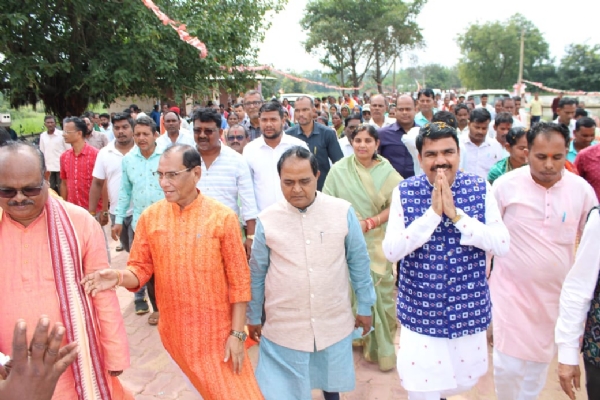 ନୂଆପଡ଼ାରେ ବିଜେପି ପକ୍ଷରୁ ଆଦିବାସୀ ସମାଜ୍ ସମ୍ମିଳନୀ ନୂଆପଡ଼ାରେ ବିଜେପି ପକ୍ଷରୁ ଆଦିବାସୀ ସମାଜ୍ ସମ୍ମିଳନୀ