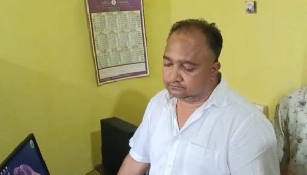 ଟିଟିଲାଗଡ ସିଟି ଆଣ୍ଡ୍ ଜିଏସ୍ଟି ବିଭାଗ ଅଧିକାରୀ ଉମାକାନ୍ତ ମହାକୁଡ ଭିଜିଲାନ୍ସ ହାତରେ ଧରାପଡିଲେ ଟିଟିଲାଗଡ ସିଟି ଆଣ୍ଡ୍ ଜିଏସ୍ଟି ବିଭାଗ ଅଧିକାରୀ ଉମାକାନ୍ତ ମହାକୁଡ ଭିଜିଲାନ୍ସ ହାତରେ ଧରାପଡିଲେ