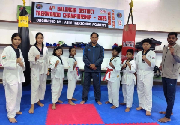 ଟାଇକଣ୍ଡୋ ପ୍ରତିଯୋଗିତା ପାଇଁ ବଲାଙ୍ଗିର ଦଳର କଟକ ଗସ୍ତ ଟାଇକଣ୍ଡୋ ପ୍ରତିଯୋଗିତା ପାଇଁ ବଲାଙ୍ଗିର ଦଳର କଟକ ଗସ୍ତ