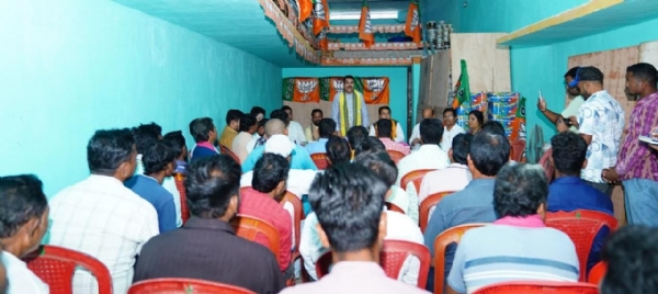 ନୂଆପଡା ରାଜନୀତି : ଦଳୀୟ କର୍ମକର୍ତ୍ତାଙ୍କୁ ମନ୍ତ୍ରୀ ଦେଲେ ବିଜୟର ମନ୍ତ୍ର ନୂଆପଡା ରାଜନୀତି : ଦଳୀୟ କର୍ମକର୍ତ୍ତାଙ୍କୁ ମନ୍ତ୍ରୀ ଦେଲେ ବିଜୟର ମନ୍ତ୍ର