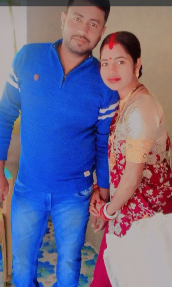 ଘର ଭିତରେ ମହିଳାଙ୍କ ଝୁଲନ୍ତା ମୃତ ଦେହ ଉଦ୍ଧାର, ହତ୍ୟା ଅଭିଯୋଗ ଆଣିଲେ ପରିବାର ଲୋକେ। ଘର ଭିତରେ ମହିଳାଙ୍କ ଝୁଲନ୍ତା ମୃତ ଦେହ ଉଦ୍ଧାର, ହତ୍ୟା ଅଭିଯୋଗ ଆଣିଲେ ପରିବାର ଲୋକେ।