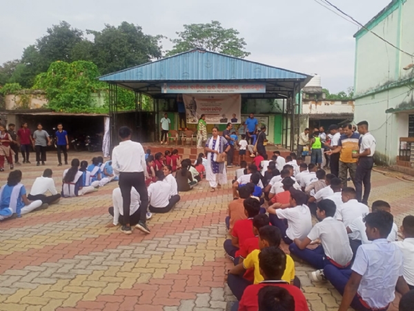 ସୁବର୍ଣ୍ଣପୁର ଠାରେ ଲୌହ ମାନବ ସର୍ଦ୍ଦାର ବଲ୍ଲଭ ଭାଇ ପଟେଲଙ୍କ ୧୫୦ ତମ ଜୟନ୍ତୀ ତଥା ରାଷ୍ଟ୍ରୀୟ ଏକତା ଦିବସ ଅବସରରେ ଏକତା ଦୌଡ଼ ଅନୁଷ୍ଠିତ। ସୁବର୍ଣ୍ଣପୁର ଠାରେ ଲୌହ ମାନବ ସର୍ଦ୍ଦାର ବଲ୍ଲଭ ଭାଇ ପଟେଲଙ୍କ ୧୫୦ ତମ ଜୟନ୍ତୀ ତଥା ରାଷ୍ଟ୍ରୀୟ ଏକତା ଦିବସ ଅବସରରେ ଏକତା ଦୌଡ଼ ଅନୁଷ୍ଠିତ।