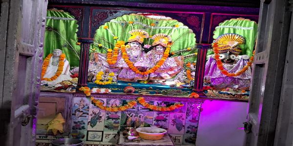 ପାବିତ୍ର ଅଁଳା ନବମୀ ରାଧାକୃଷ୍ଣ ମନ୍ଦିର ରେ ଶ୍ରୀ ରାଧା ଙ୍କ ପାଦ ଦର୍ଶନ