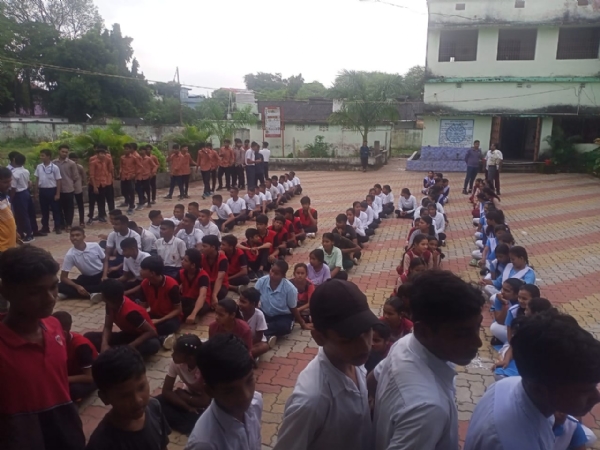 ସୁବର୍ଣ୍ଣପୁର ଠାରେ ଲୌହ ମାନବ ସର୍ଦ୍ଦାର ବଲ୍ଲଭ ଭାଇ ପଟେଲଙ୍କ ୧୫୦ ତମ ଜୟନ୍ତୀ ତଥା ରାଷ୍ଟ୍ରୀୟ ଏକତା ଦିବସ ଅବସରରେ ଏକତା ଦୌଡ଼ ଅନୁଷ୍ଠିତ। ସୁବର୍ଣ୍ଣପୁର ଠାରେ ଲୌହ ମାନବ ସର୍ଦ୍ଦାର ବଲ୍ଲଭ ଭାଇ ପଟେଲଙ୍କ ୧୫୦ ତମ ଜୟନ୍ତୀ ତଥା ରାଷ୍ଟ୍ରୀୟ ଏକତା ଦିବସ ଅବସରରେ ଏକତା ଦୌଡ଼ ଅନୁଷ୍ଠିତ।