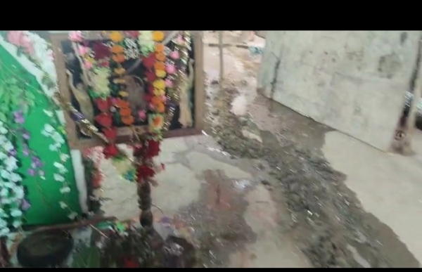 ଦୁର୍ଗାପାଲିରେ ପ୍ରହରୀ ମଣ୍ଡପରେ ପାଣି ଜମୁଛି : ପାଇପ ଲାଇନ୍ ଲିକ୍ରୁ କାର୍ତ୍ତିକେୟ ପୂଜାରେ ବାଧା, ଦୁର୍ଘଟଣାର ଆଶଙ୍କା ଦୁର୍ଗାପାଲିରେ ପ୍ରହରୀ ମଣ୍ଡପରେ ପାଣି ଜମୁଛି : ପାଇପ ଲାଇନ୍ ଲିକ୍ରୁ କାର୍ତ୍ତିକେୟ ପୂଜାରେ ବାଧା, ଦୁର୍ଘଟଣାର ଆଶଙ୍କା