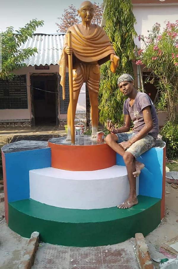 ମୁକ ବଧିର କିନ୍ତୁ କାମ ଅନେକ     ବିଶ୍ଵନାଥ ଭୋଇ
