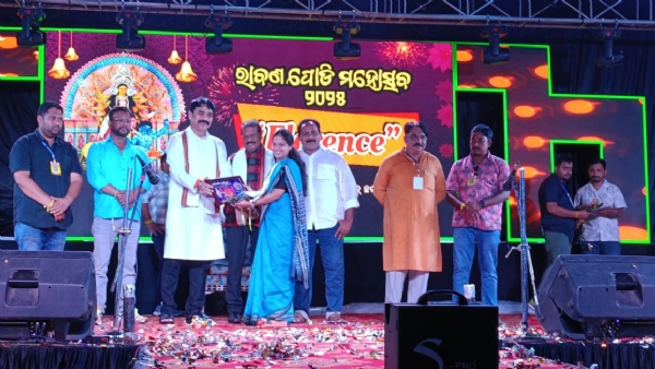 *ଓ ଏ ଏସ ଛାତ୍ର ଛାତ୍ରୀ ଙ୍କୁ ବ୍ଲକ ଛକ ଦୁର୍ଗା ପୂଜା କମିଟି ପକ୍ଷରୁ ସମ୍ବର୍ଦ୍ଧନା*-