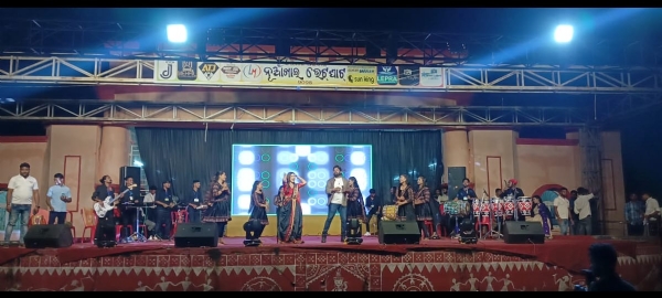 ସ୍ୱାଭିମାନ ପରିବାର ନୂଆଁଖାଇ ଉତ୍ସବ ରସରକେଲି, ଡାଲଖାଇ ଓ ଚୁଟକୁଚୁଟା ଗୀତ ରେ ଦର୍ଶକଙ୍କ ମନ ମୋହିଲେ