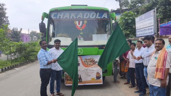 ତୀର୍ଥଯାତ୍ରା କାର୍ଯ୍ୟକ୍ରମ ରେ ଆଜି ବଲାଙ୍ଗୀର ଜିଲ୍ଲା ର ବିଭିନ୍ନ ବ୍ଲକ ଓ ପୌରାଞ୍ଚଳ ରୁ ୧୪୦ ଜଣ ତୀର୍ଥଯାତ୍ରୀ ଅଯୋଧ୍ୟା, ବାରାଣାସୀ କୁ ଯାତ୍ରା