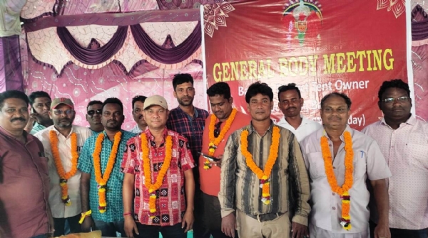ବଲାଙ୍ଗିର ଜିଲ୍ଲା ଟେଣ୍ଟ ହାଉସ ମାଲିକ ସଂଘ ନୂତନ କର୍ମକର୍ତ୍ତାବରୁଣ ହେଲେ ଚେୟାରମେନ, ପ୍ରେମଜିତ କୁମାର ହେଲେ ସଭାପତି