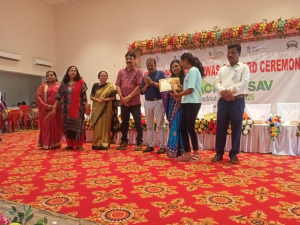 ସୋନପୁର ମ୍ୟୁନିସିପାଲଟି ଦ୍ଵାରା ସ୍ୱଚ୍ଛ ଭାରତ ଦିବସ ସହିତ ପୁରସ୍କାର ବିତରଣ - ସ୍ୱଚ୍ଛ ଉତ୍ସବ - ୨୦୨୫ ସ୍ଥାନୀୟ ଟାଉନ ହଲ ଠାରେ ପାଳିତ।