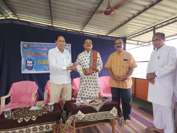କଦମପଡା ଶିଶୁମନ୍ଦିରରେ ଉତ୍କଳମଣି ଗୋପବନ୍ଧୁ ଦାସ ଜୟନ୍ତୀ ଓ ସେବା ଦିବସ ପାଳନ