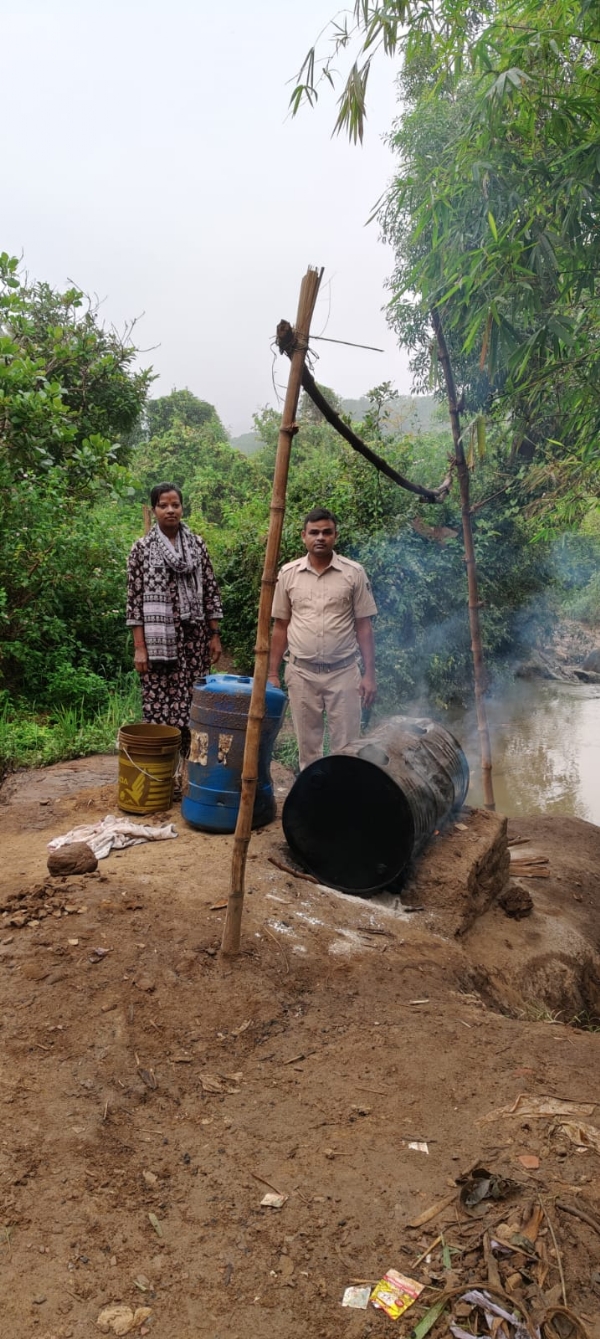 ନିଳାଗୁଡାରେ ଅବକାରି ଚଢାଉ