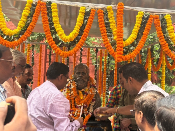 ସାମନ୍ତ ଚନ୍ଦ୍ରଶେଖର ସ୍ୱୟଂ ଶାସିତ ମହାବିଦ୍ୟାଳୟରେ ଗୋପବନ୍ଧୁଙ୍କ ପ୍ରତିମୂର୍ତ୍ତି ଉନ୍ମୋଚନ ଓ ପୂଜ୍ୟପୂଜା କାର୍ଯ୍ୟକ୍ରମ.