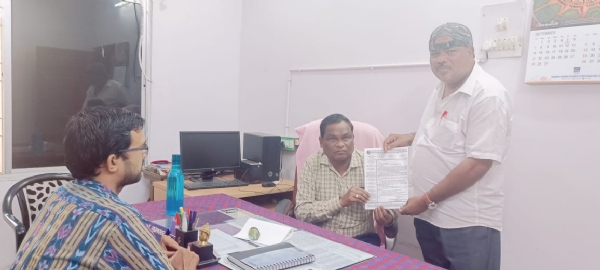 ୧୦ ଦଫା ଦାବି ପୁରଣ ନିମନ୍ତେ ଜିଲ୍ଲା ଶିକ୍ଷା ଅଧିକାରୀ ଙ୍କୁ ଦାବିପତ୍ର ପ୍ରଦାନ