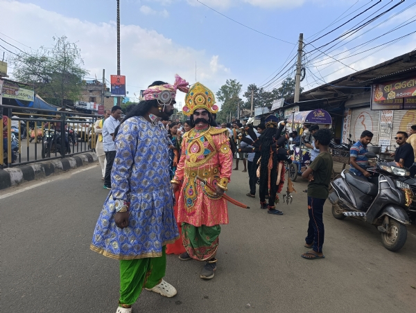 ବଲାଙ୍ଗିର ଦିନ ଆରମ୍ଭ ସାଂସ୍କୃତିକ ଶୋଭାଯାତ୍ରାରେ ଦୂଲ୍ କିଲା ରାସ୍ତା