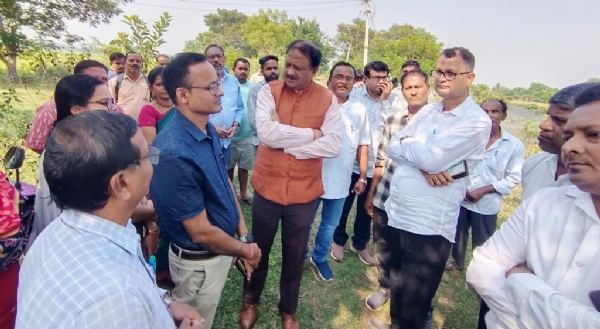 SENAPATIA POKHARI COLLECTOR VISIT SENAPATIA POKHARI COLLECTOR VISIT