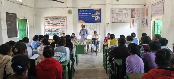 କୁଚିଣ୍ଡା ଆଦିବାସୀ ଭବନରେ ନେହେରୁ ଜୟନ୍ତୀ ପାଳିତ କୁଚିଣ୍ଡା ଆଦିବାସୀ ଭବନରେ ନେହେରୁ ଜୟନ୍ତୀ ପାଳିତ