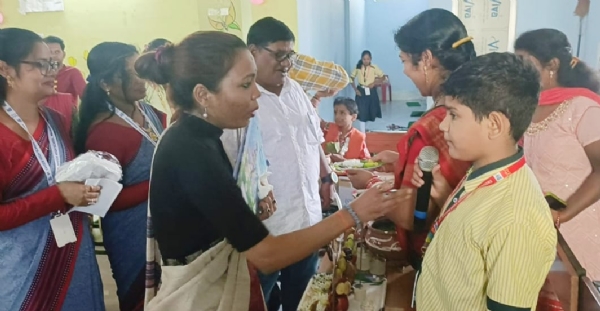 ମାଲକାନଗିରି ଜିଲ୍ଲା ର ବିଭିନ୍ନ ସ୍ଥାନ ରେ ଆଡ଼ମ୍ବର ସହ ଶିଶୁ ଦିବସ ପାଳିତ, ସେଣ୍ଟ ଜାଭିଅର ସ୍କୁଲ ରେ ଶିଶୁ ଙ୍କ ଦ୍ୱାରା ପାରମ୍ପରିକ ଖାଦ୍ୟ ମେଳା। ମାଲକାନଗିରି ଜିଲ୍ଲା ର ବିଭିନ୍ନ ସ୍ଥାନ ରେ ଆଡ଼ମ୍ବର ସହ ଶିଶୁ ଦିବସ ପାଳିତ, ସେଣ୍ଟ ଜାଭିଅର ସ୍କୁଲ ରେ ଶିଶୁ ଙ୍କ ଦ୍ୱାରା ପାରମ୍ପରିକ ଖାଦ୍ୟ ମେଳା।