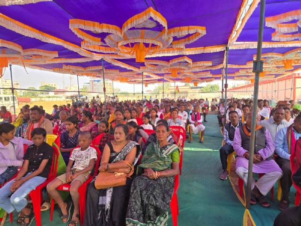 ଆଦିବାସୀ ସଂଘ ଦ୍ୱାରା କୋସଳ କଳାମଣ୍ଡଳ ପଡିଆ ରେ ମହାସମାରୋହ ରେ ବିର୍ସାମୁଣ୍ଡା ଜୟନ୍ତୀ ପାଳିତ ଆଦିବାସୀ ସଂଘ ଦ୍ୱାରା କୋସଳ କଳାମଣ୍ଡଳ ପଡିଆ ରେ ମହାସମାରୋହ ରେ ବିର୍ସାମୁଣ୍ଡା ଜୟନ୍ତୀ ପାଳିତ