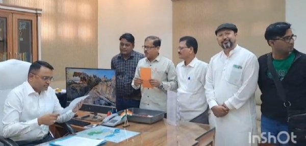 କଲମ ପରିବାର ଟ୍ରଷ୍ଟ ପକ୍ଷରୁ ସମ୍ବଲପୁରୀ ବହି ହାଟ କଲମ ପରିବାର ଟ୍ରଷ୍ଟ ପକ୍ଷରୁ ସମ୍ବଲପୁରୀ ବହି ହାଟ