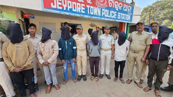 ଚୋରି ମାମଲାରେ ୬ ଗିରଫ, ସୁନା ଗହଣା, ଟଙ୍କା ଜବତ ଚୋରି ମାମଲାରେ ୬ ଗିରଫ, ସୁନା ଗହଣା, ଟଙ୍କା ଜବତ