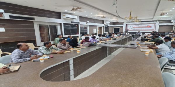 ନୂଆପଡାରେ ଜିଲ୍ଲା ସ୍ତରୀୟ ଜାତୀୟ ପ୍ରେସ୍ ଦିବସ ପାଳିତ : ଜିଲ୍ଲାର ପ୍ରଗତିରେ ସକ୍ରିୟ ଯୋଗଦାନ ଦେବା ପାଇଁ ସାମ୍ବାଦିକମାନଙ୍କୁ ଜିଲ୍ଲାପାଳଙ୍କ ଆହ୍ବାନ