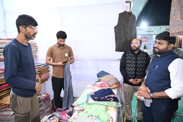 କୋରାପୁଟରେ ରାଜ୍ୟ ହସ୍ତତନ୍ତ ପ୍ରଦର୍ଶନୀ ଉଦଘାଟିତ କୋରାପୁଟରେ ରାଜ୍ୟ ହସ୍ତତନ୍ତ ପ୍ରଦର୍ଶନୀ ଉଦଘାଟିତ