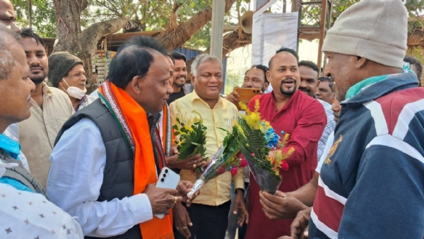 ରଗଡ଼ି ଛକରେ ଅଷ୍ଟଶମ୍ଭୁ ପରିବା ବଜାର ଉଦଘାଟିତ ରଗଡ଼ି ଛକରେ ଅଷ୍ଟଶମ୍ଭୁ ପରିବା ବଜାର ଉଦଘାଟିତ